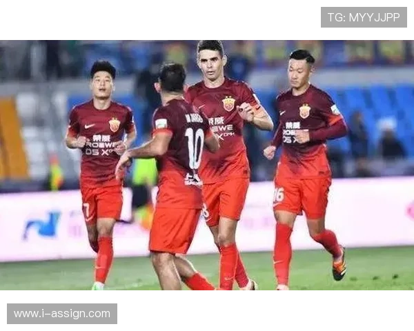 中超主力球员表现稳健,助力球队持续争夺冠军荣耀 中超主力球员表现稳健,助力球队持续争夺冠军荣耀