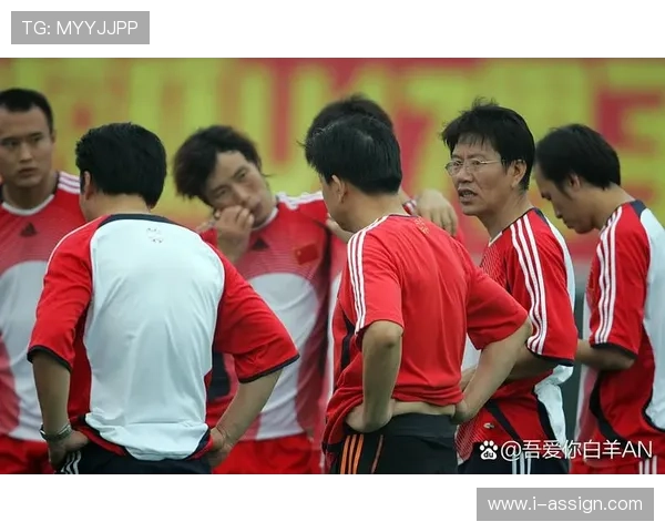 足球主教练近期执教表现稳健，战术体系持续提升