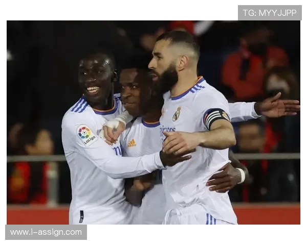 加纳乔与维尼修斯：速度型边锋成长轨迹对比分析