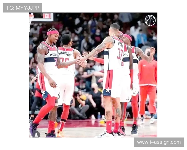 比尔单打高效输出与库里无球打法形成对比